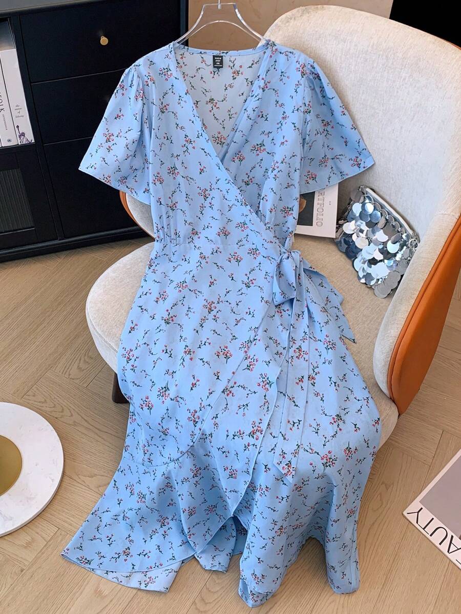 SHEIN Clasi 夏季大码女式波西米亚风花卉印花 V 领连衣裙女装 - 彩色 - 查看 1