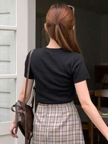 DAZY 女士夏季短袖針織上衣，帶字母拼布，休閒款式