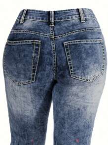 大尺寸女性寬鬆直筒帶口袋牛仔褲，適合休閒穿著 - 藍色 - 查看 5