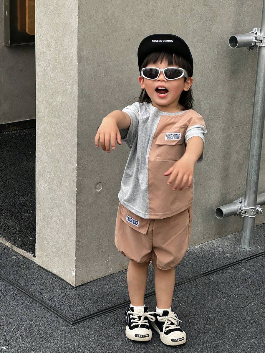 SHEIN Conjunto de camisa de manga corta y pantalón corto para niño pequeño con estilo callejero de verano, moda casual, estilo universitario, bloque de colores, cómodo - Multicolor - Ver 1