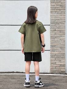 SHEIN Tween Boy Casual Raglan Sleeve Polo Shirt & Solid Color Pocket Shorts Outfit - Multicolor - View 2