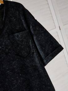 SHEIN EZwear Mujeres de talla grande camiseta de verano casual suelta con mangas murciélago, cuello en V con diseño de teñido anudado y estampado de copos de nieve