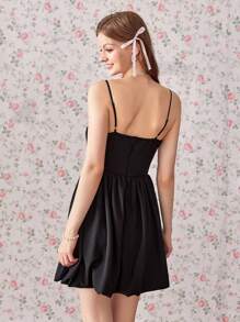 Aveloria Rosie Süßes elegantes Miu-Stil zufälliges 3D Schmetterling dekoriertes figurbetontes A-Linien Minikleid in Schwarz mit geraffter Taille - Schwarz - Übersicht 5