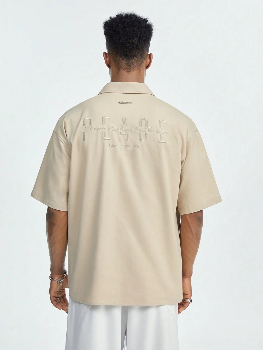 Manfinity NXTstreet Áo sơ mi ngắn tay thêu hoa văn kiểu Anh dáng rộng cho nam, Phong cách đường phố Mỹ, Mùa hè - Màu Khaki - Xem 1