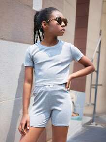 SHEIN Conjunto elegante de niñas preadolescentes con top de manga corta y pantalones cortos tejidos de unicolor, primavera/verano - Gris - Ver 4