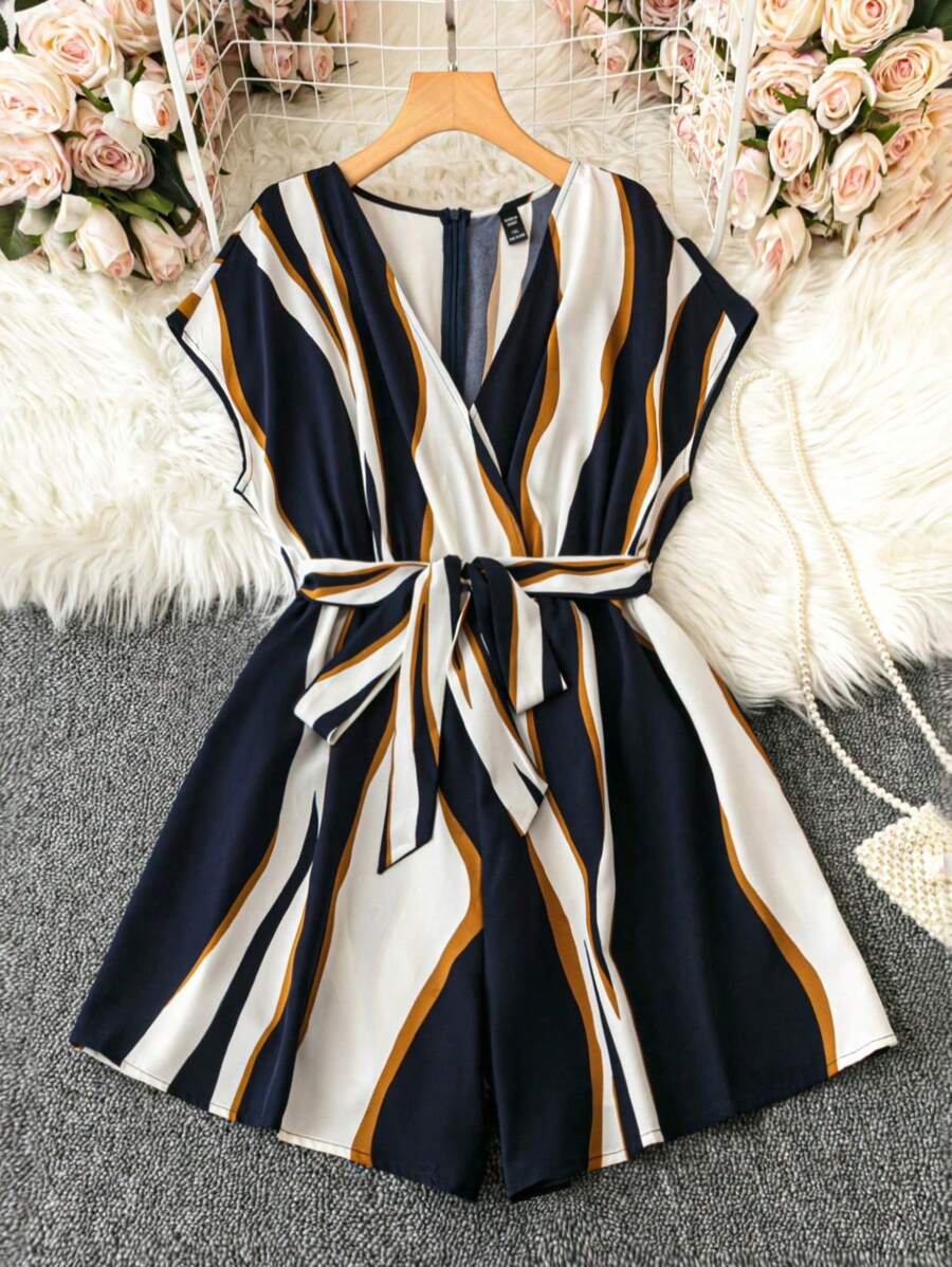 SHEIN Clasi 夏季大尺碼女士條紋V領蝙蝠短袖休閒連身褲 - 彩色 - 查看 1