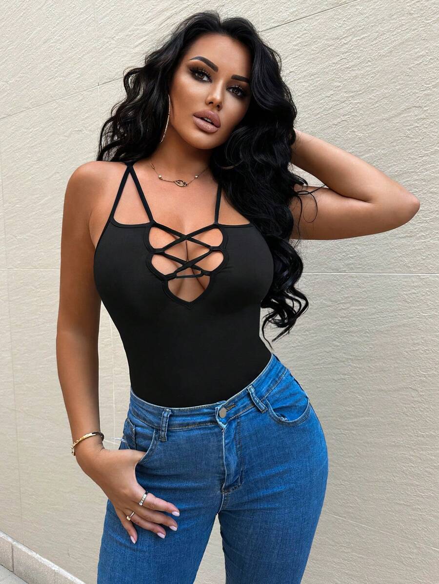 SHEIN SXY Thời Trang Nữ Gợi Cảm Đường Phố Màu Trơn Slim Fit Ngực Rỗng Đeo Chéo Dây Đeo Vai Hở Lưng Mùa Hè Yếm Top - màu đen - Xem 1