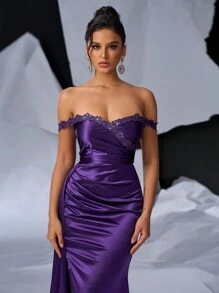 Glamrae 优雅、华丽、性感的深紫色单肩串珠刺绣领口蕾丝装饰图案弹力亮缎高腰抹胸人字形褶皱开衩美人鱼尾侧大飘逸片设计适合婚礼、节日单身派对、毕业舞会晚宴晚礼服（重量级）行业）付款）正式婚礼宾客礼服 - 紫色 - 查看 4