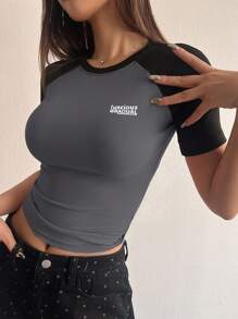 DAZY 女士短袖裹身花卉印花 T 恤，肩部镂空，夏季 - 深灰色 - 查看 1