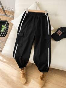 SHEIN Cậu bé Tween Lỏng lẻo Thể thao Dệt hoa Chữ cái Camo Quần Cargo - màu đen - Xem 2