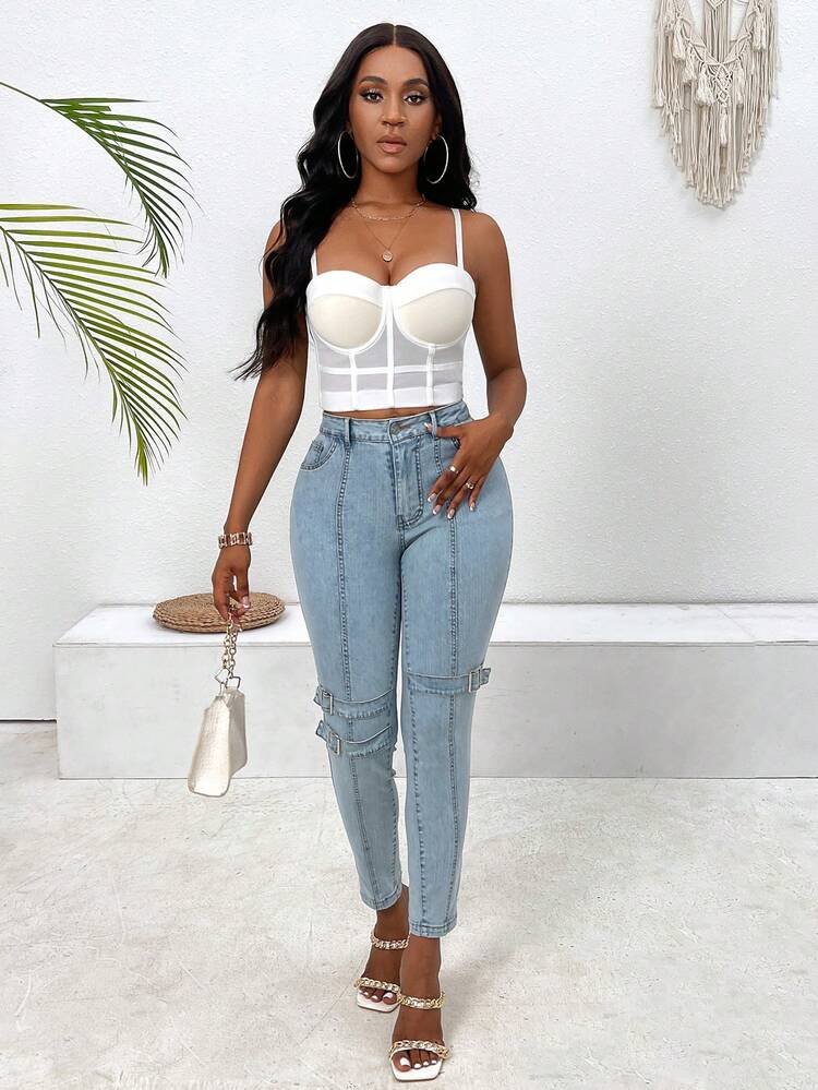 Women's Slim Fit Casual Jeans With Metal Clasp Decoration And Pocket Details