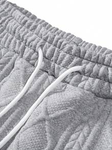 Manfinity Homme 男士度假休闲风，INS风短袖衬衫短裤套装，黑色底色，饰以向日葵提花和亮片设计，时尚百搭。弹性腰带提升穿着舒适度，尽显法式休闲浪漫风情。这套服装非常适合夏威夷海滩度假、音乐节以及日常穿着，是送给男友或老公的绝佳礼物。男士短袖衬衫套装，时尚夏季之选，男士短裤套装，男士两件套，男士短裤两件套 - 灰色 - 查看 4