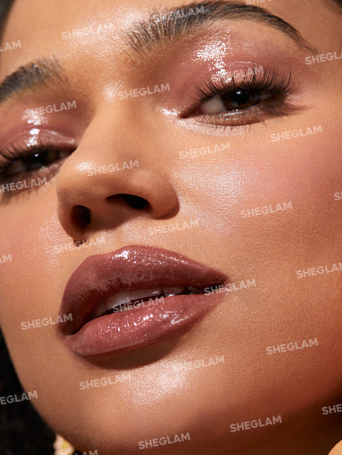 SHEGLAM ملمع شفاه Power Bouquet-ملمع شفاه مرطب ملو...