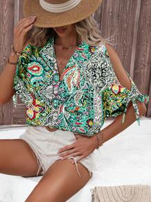 SHEIN LUNE Blusa de estilo veraniego para vacaciones con estampado completo y cuello en V, dobladillo dividido y lazo al frente - Verde - Ver 1