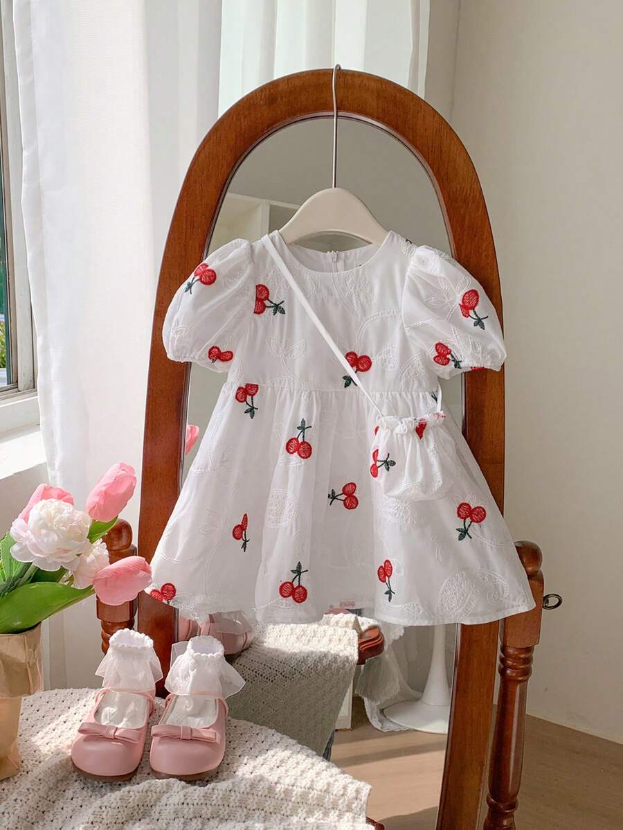SHEIN LMoss Kids LMoss女婴可爱宝宝女孩卡通刺绣泡泡袖短袖宽松连衣裙配斜挎包套装夏季 - 白色 - 查看 1