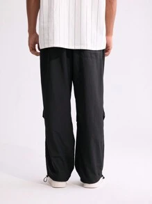 Forever 21 Men's WIDE FIT CARGO PARACHUTE PANTS In Black - Black - View 3