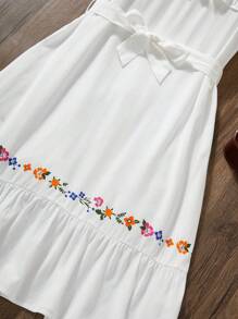 SHEIN Loose Vacation/Leisure Dress For Tween Girl With Exaggerated Ruffled Hemline And Embroidered Chest Flower - Beige - View 4