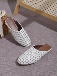 Nuevos zapatos planos de mujer con punta redonda, elegantes, cómodos y a la moda, en color blanco, con adornos de diamantes de imitación y remaches. - Blanco - Ver 4
