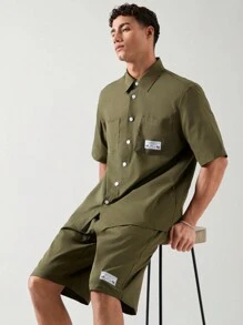 Manfinity VCAY Bộ áo sơ mi và quần đùi dệt thoi in chữ cái cho nam - xanh quân đội - Xem 6