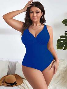SHEIN Swim Curve Plus Size Letni plażowy jednoczęściowy strój kąpielowy w jednolitym kolorze z marszczeniem i dekoltem w kształcie litery V