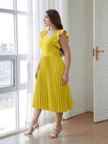 SHEIN Privé Summer Plus Size Elegant And Intellectual Commuting Pleated Midi Dress With Ruffle Sleeves, Saint Patrick's Day/Clover/Shamrock Printed, For Women - Yellow - View 4