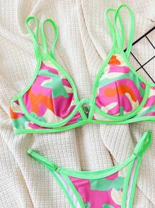 SHEIN Swim Conjunto de bikini con estampado de camuflaje sexy y ribete de contraste para mujer, apto para vacaciones. Estampado aleatorio, sin relleno push-up, con aros, para verano.