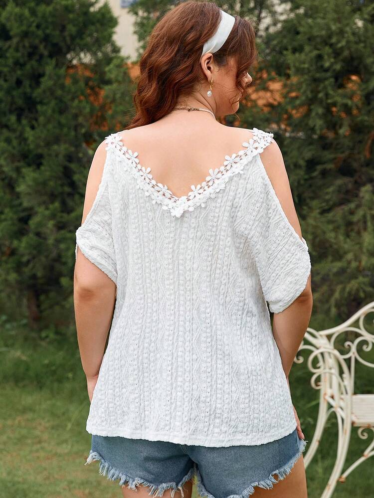 Plus Size Women's Open Shoulder Simple Casual White Texture T-Shirt For Daily Wear