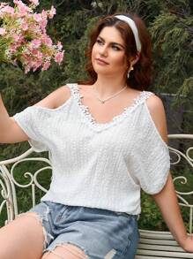 Dreamara Plus Size Women's Open Shoulder Simple Casual White Texture T-Shirt For Daily Wear