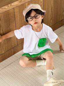 SHEIN 3入組年輕男孩彩色拼接圓領3D工作服口袋襯衫，帶有分裂設計的透氣短褲和防曬漁夫帽，適合度假和日常穿著 - 白色 - 查看 5