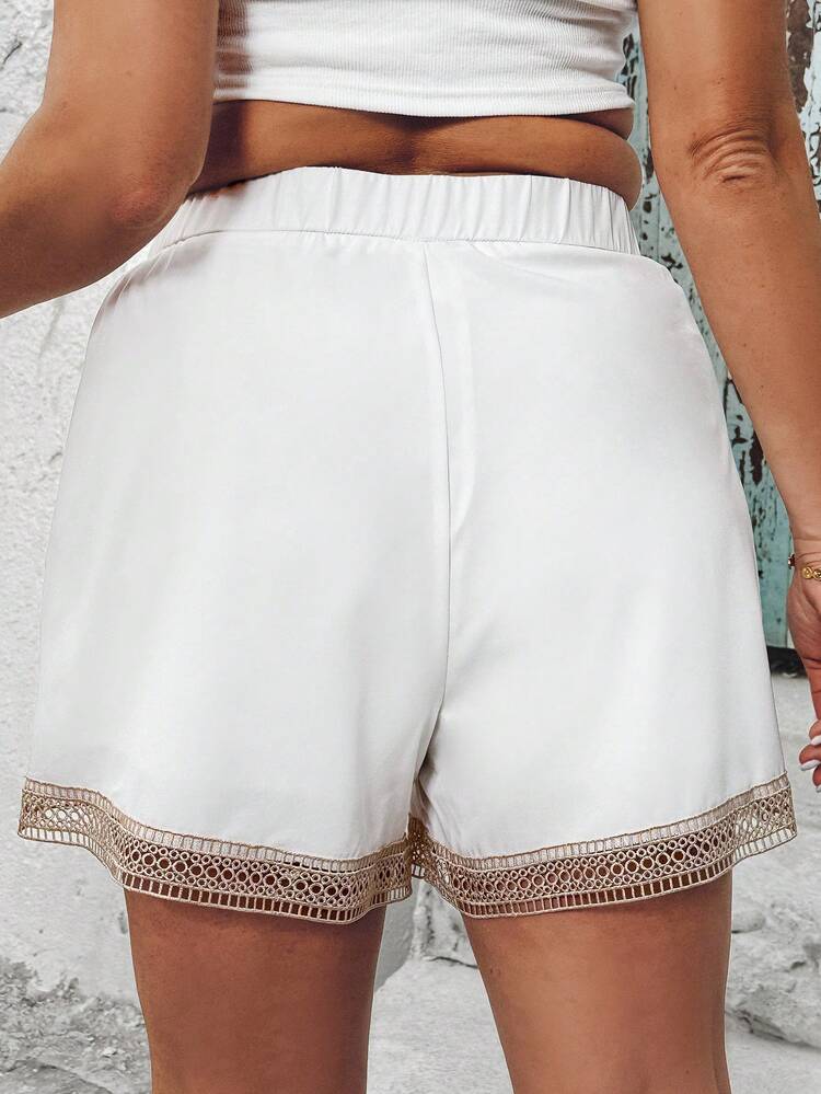 Plus Size Vacation White Buttoned Lace Trim Women's Shorts