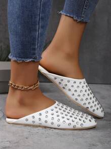 Nuevos zapatos planos de mujer con punta redonda, elegantes, cómodos y a la moda, en color blanco, con adornos de diamantes de imitación y remaches. - Blanco - Ver 2