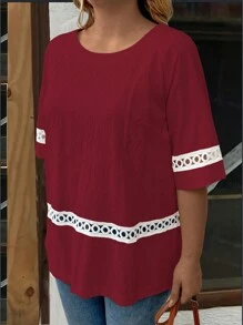 SHEIN LUNE 大尺碼純色圓領蕾絲拼接夏季休閒短袖上衣 - 酒紅色 - 查看 4