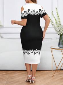 SHEIN Clasi 圆领露肩黑白印花大码紧身连衣裙 - 黑與白 - 查看 2
