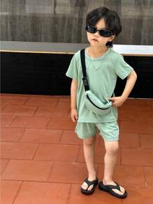 SHEIN Genkimix Kids Young Boy Solid Tee & Shorts & Bag - Green - View 5