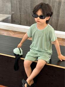 SHEIN Genkimix Kids Young Boy Solid Tee & Shorts & Bag - Green - View 6