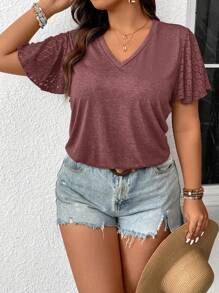 SHEIN Frenchy 大码女式蕾丝拼布纯色 V 领荷叶边短袖 T 恤，适合夏季、圣诞节 V 领上衣，酒红色上衣，休闲上衣，酒红色上衣