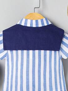 SHEIN 寶寶男孩藍白相間襯衫、短褲和披肩套裝，2024年夏季新款舒適、優雅和時尚休閒裝 - 藍白色 - 查看 3