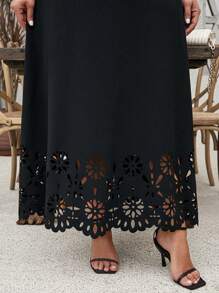 SHEIN Clasi Plus Size Solid Color Burnt-Out Hemline Long Skirt For Vacation And Leisure - Black - View 1