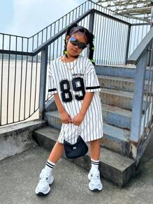 SHEIN Vestido de punto de estilo callejero fresco para niña preadolescente con mangas cortas y cuello redondo con rayas y ajuste flojo, primavera/verano