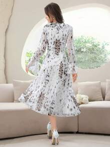 Modelyn 女式 V 领褶饰蕾丝腰带印花优雅长袖连衣裙，夏季 - 彩色 - 查看 2