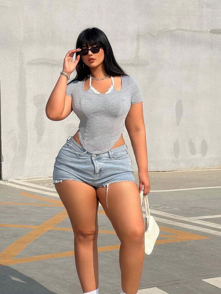 Plus Size Women's Sweetheart Neckline Lace Trimmed Short Sleeve U-Shaped Hem T-Shirt With Neck Tie