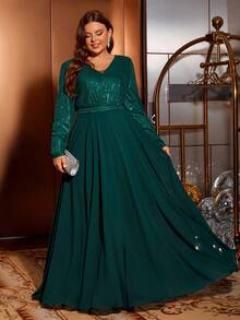 Robe longue en mousseline de soie avec dentelle et sequins, grande taille. Robe de soirée élégante. - Vert sapin - Voir 4