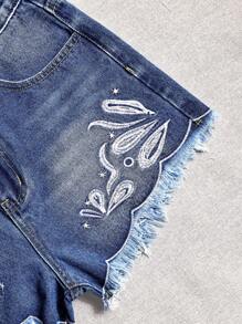 SHEIN Essnce Women's Pocket Patchwork Raw Hem Plant Printed Casual Denim Shorts - Blue - View 4