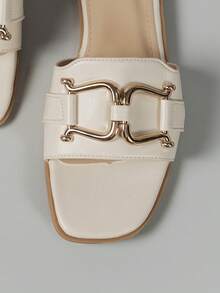 夏季新款女式時尚簡約扁平涼鞋，金屬扣環，純色，舒適適合休閒外出 - 米色 - 查看 7