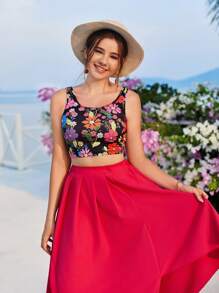 Teenager Mädchen elegantes Set aus Blumen bedrucktem Trägertop und asymmetrischem Saum Rock, Sommer