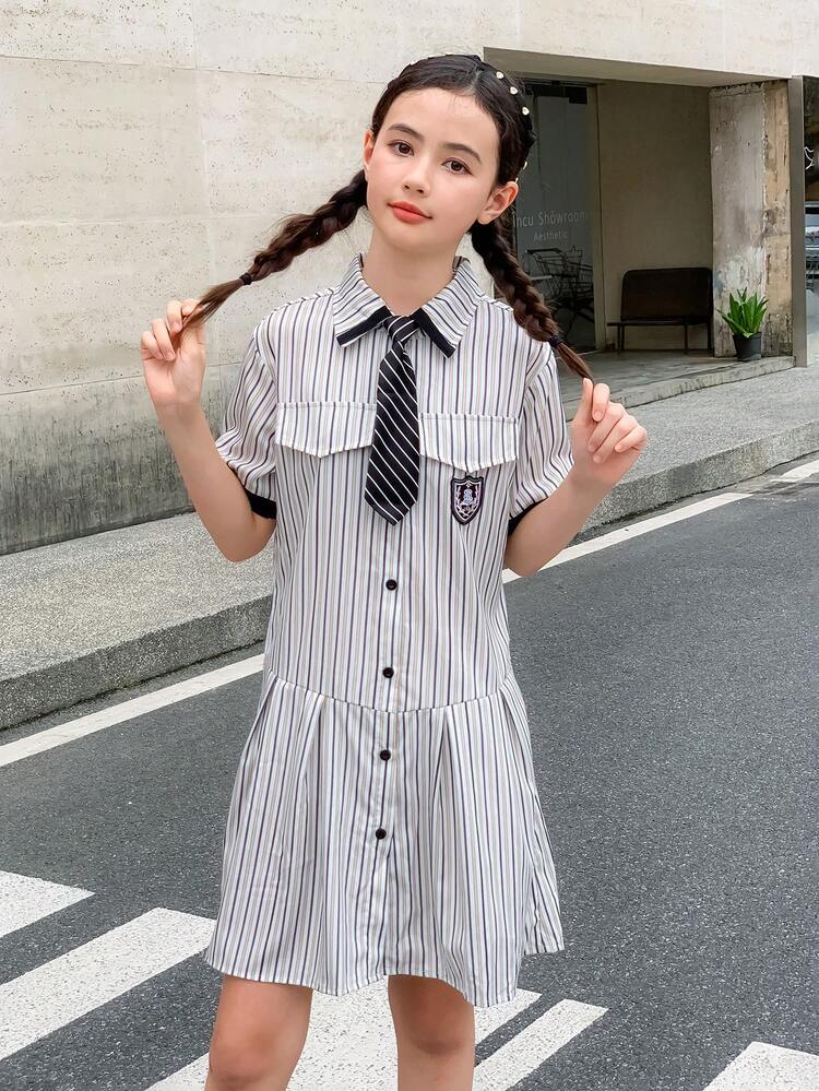 Teen Girl Colorblock Striped Patch Tee & Solid Color High Waist Skirt Preppy Style Summer Outfit Set