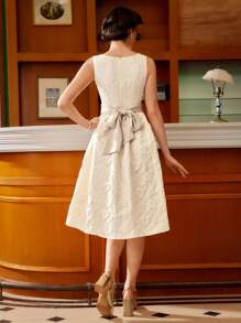 Vintamour Váy suông thanh lịch cổ điển cho nữ, họa tiết hoa jacquard mùa xuân/hè, thắt lưng nơ, váy xòe bãi biển cho khách dự tiệc cưới, trang phục mùa hè, váy maxi cho nữ, váy trắng tốt nghiệp, váy tốt nghiệp, trang phục hòa nhạc đồng quê, váy tiệc cưới, váy liền thân, váy jacquard dự tiệc - trắng - Xem 9