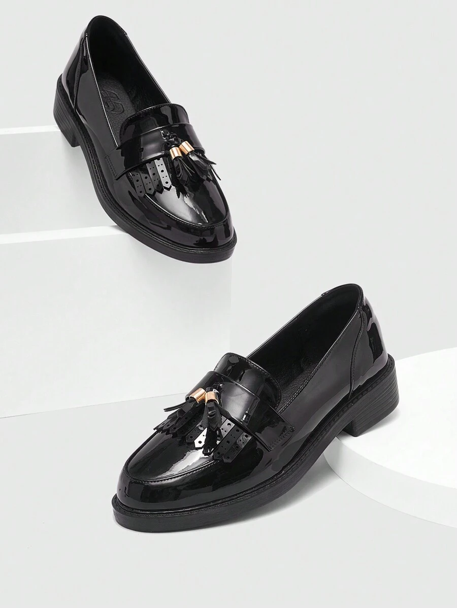 CUCCOO BIZCHIC 女士时尚黑色漆皮流苏平底乐福鞋