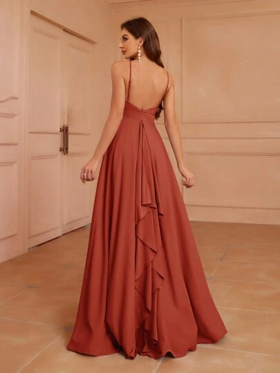 Aureia 成人伴娘礼服，带露背、低背、收腰、喇叭裙、不对称荷叶边下摆优雅连衣裙