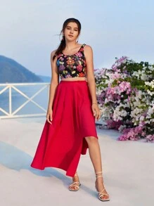 Teenager Mädchen elegantes Set aus Blumen bedrucktem Trägertop und asymmetrischem Saum Rock, Sommer